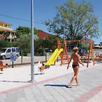 Awesome In With Swimming Pool *