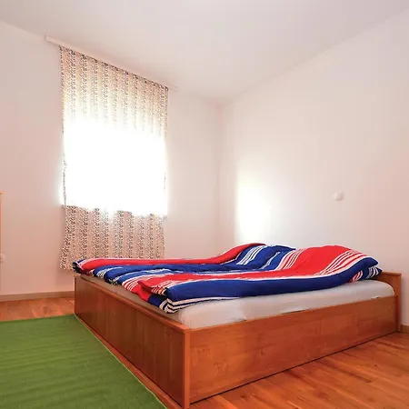 Awesome In With Swimming Pool Апартаменты Нин