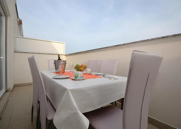 Awesome In With Swimming Pool Апартаменты