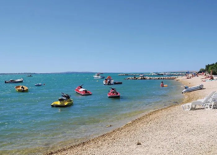 Awesome In With Swimming Pool Апартаменты Нин