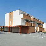 Awesome In With Swimming Pool Διαμέρισμα