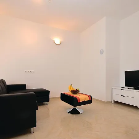 Awesome In With Swimming Pool